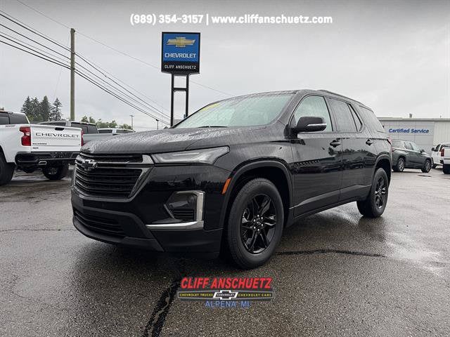 2023 Chevrolet Traverse LT Cloth in Mosaic Black Metallic — front three-quarter view